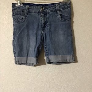Junior girls jean shorts by Dickies. Size 10